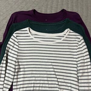 Qty3 long sleeve tee. All size Medium